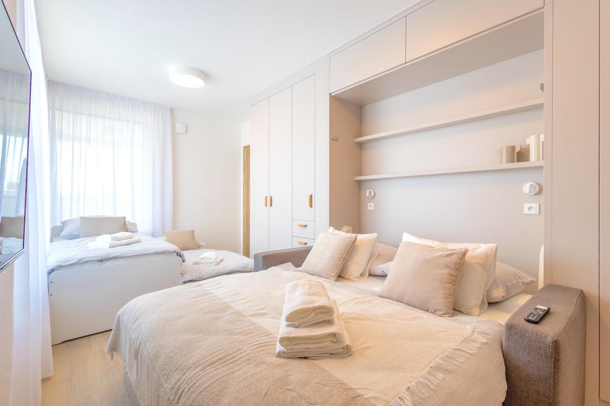 Bright 2Br - 5Th Floor, Balcony, Free Parking By Gravity Prague 아파트 외부 사진