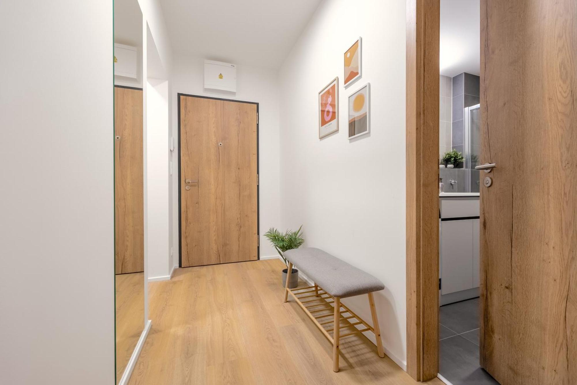 Bright 2Br - 5Th Floor, Balcony, Free Parking By Gravity Prague 아파트 외부 사진