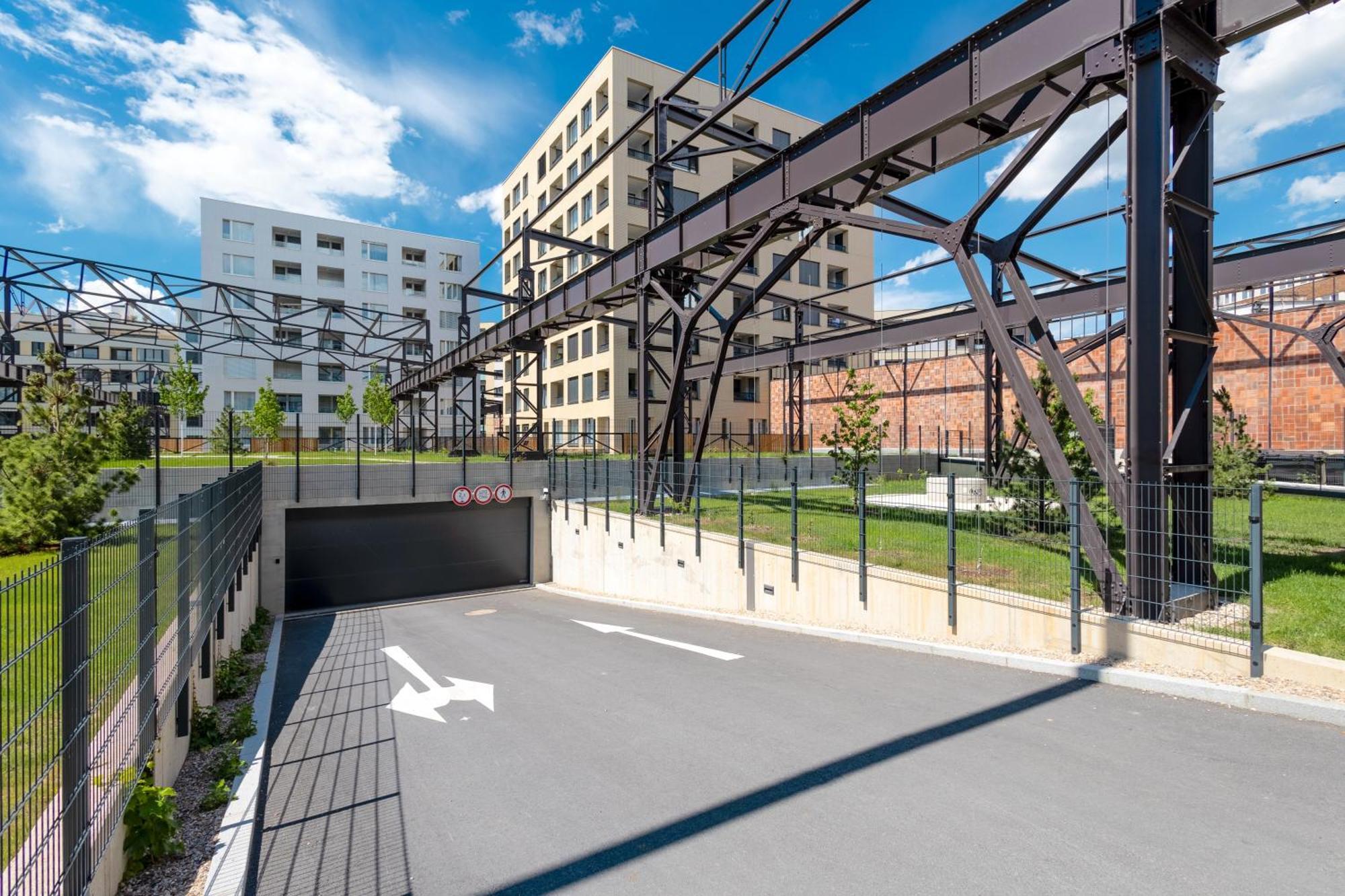 Bright 2Br - 5Th Floor, Balcony, Free Parking By Gravity Prague 아파트 외부 사진