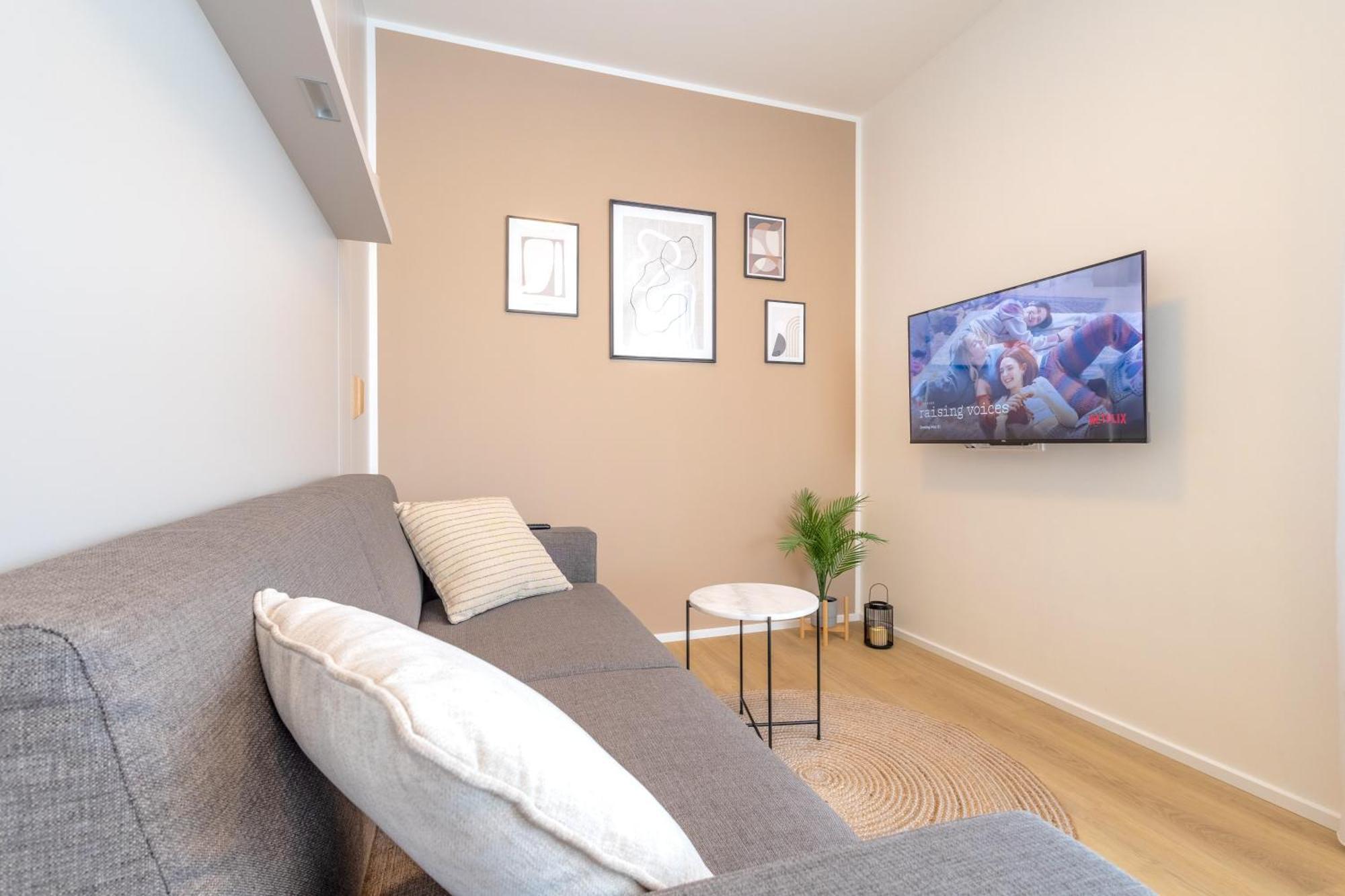 Bright 2Br - 5Th Floor, Balcony, Free Parking By Gravity Prague 아파트 외부 사진