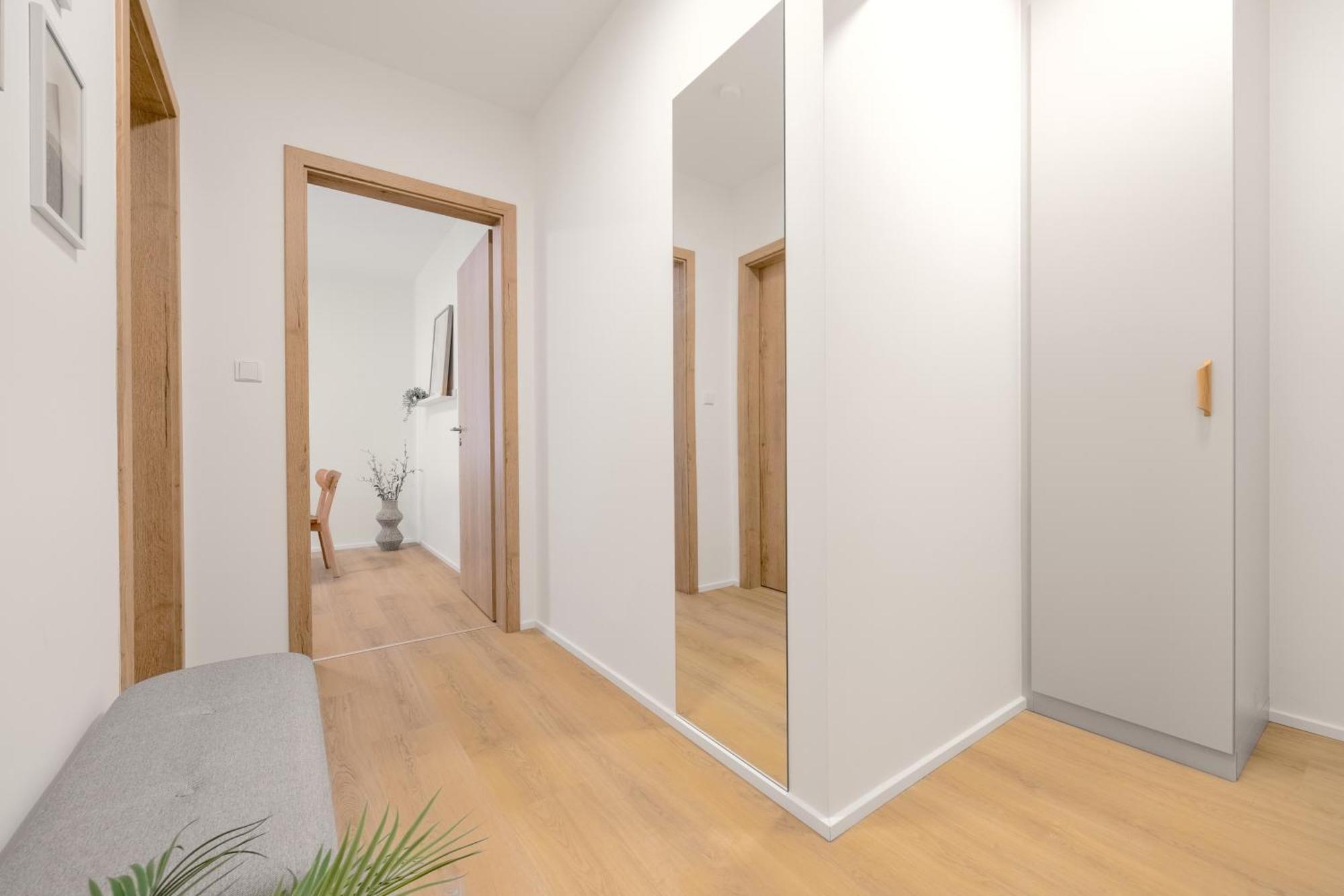 Bright 2Br - 5Th Floor, Balcony, Free Parking By Gravity Prague 아파트 외부 사진